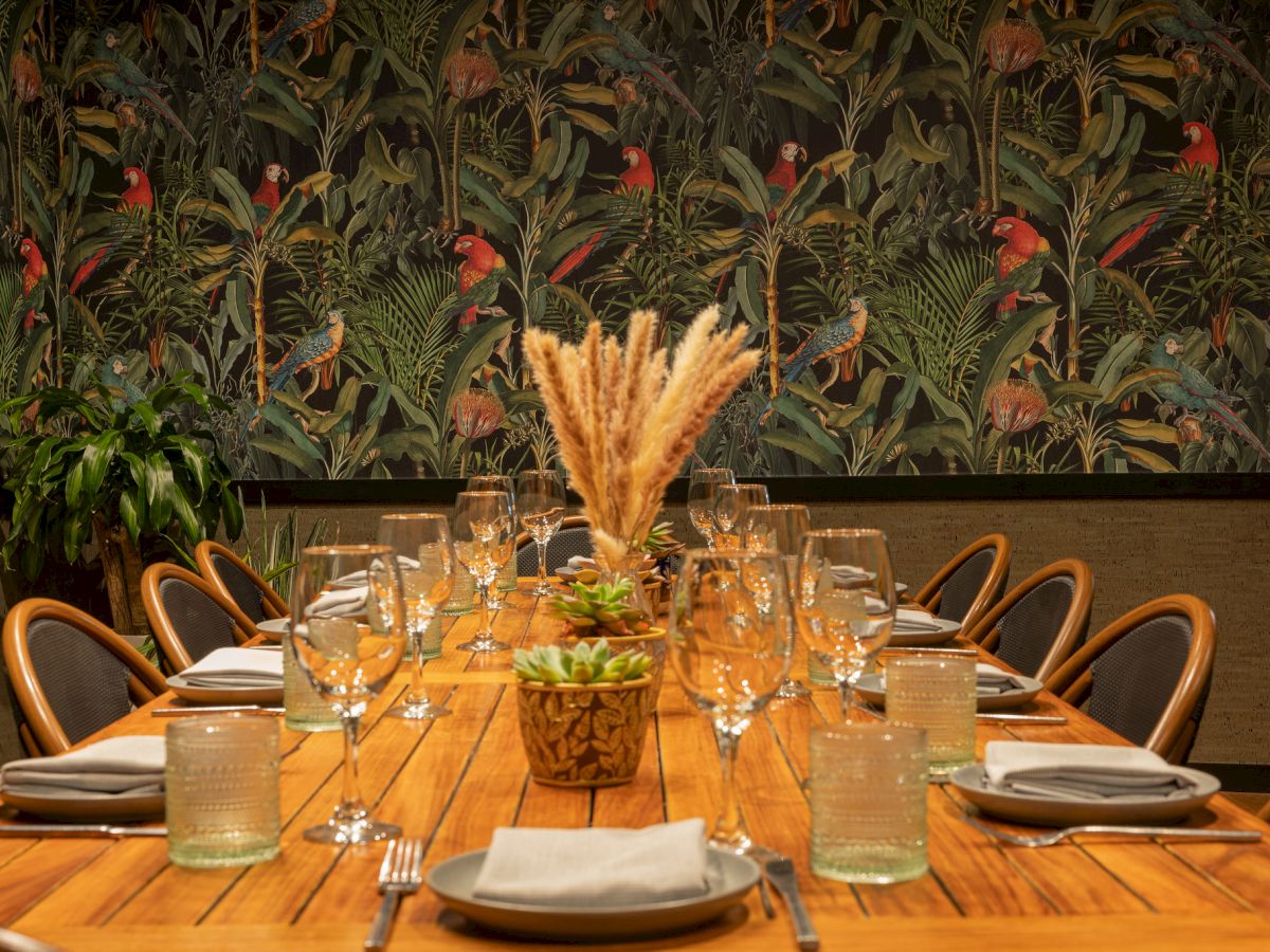 Flamingo Resort and Spa Santa Rosa Sonoma, Tapestry by Hilton