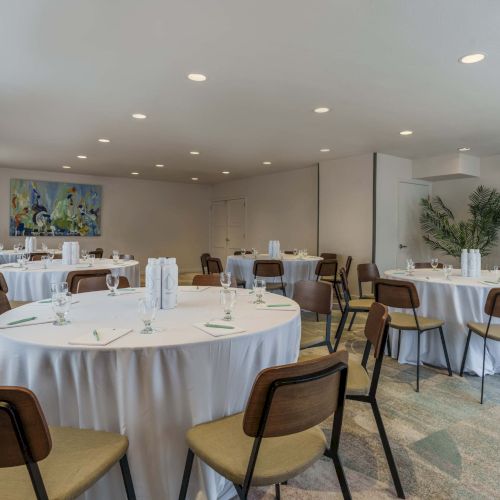 Flamingo Resort and Spa Santa Rosa Sonoma, Tapestry by Hilton